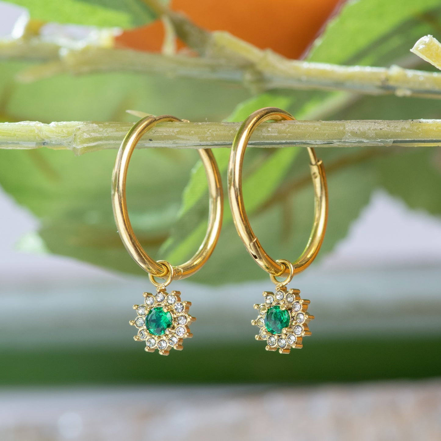 Dijes de aro de iXXXi Jewelry Esmeralda Lucía
