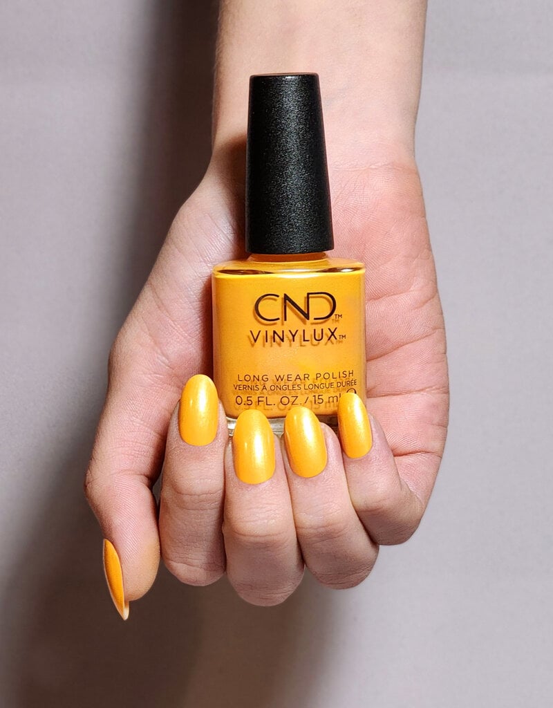 CND VINYLUX Colección Bizarre Beauty Verano 2023