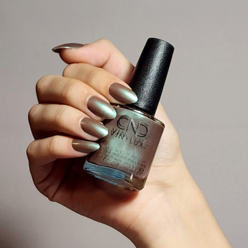 CND VINYLUX BOTÁNICA MÁGICA Colección Invierno 2023