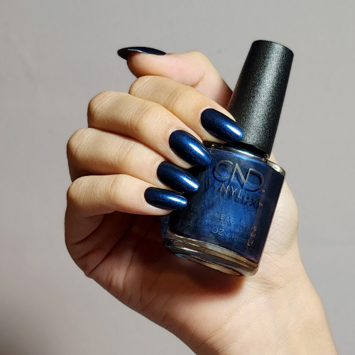 CND VINYLUX BOTÁNICA MÁGICA Colección Invierno 2023